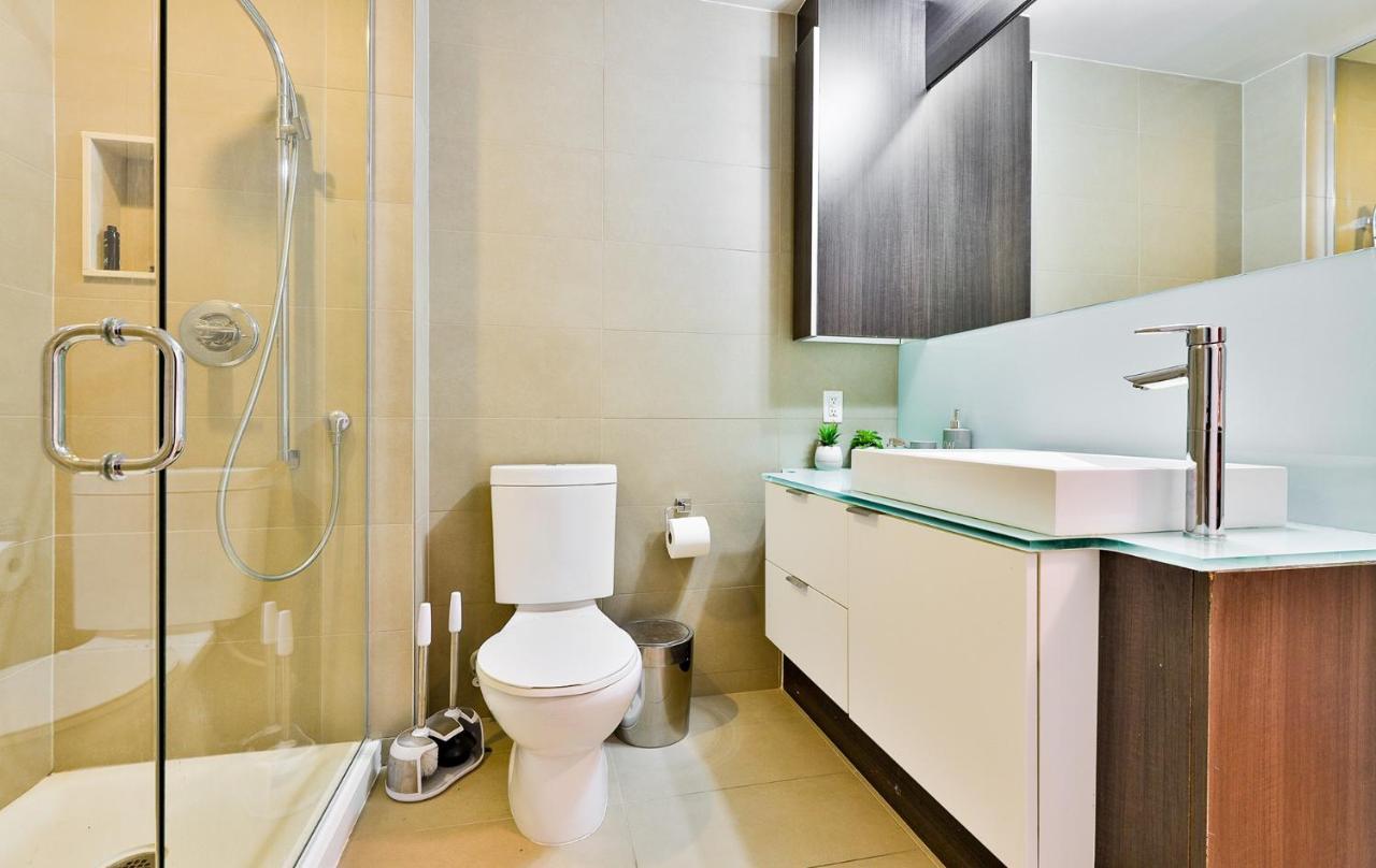 Luxury Condo Prime Location Toronto Exterior photo